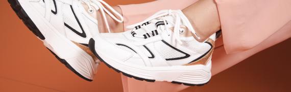 5 smart tips to keep your white soles clean