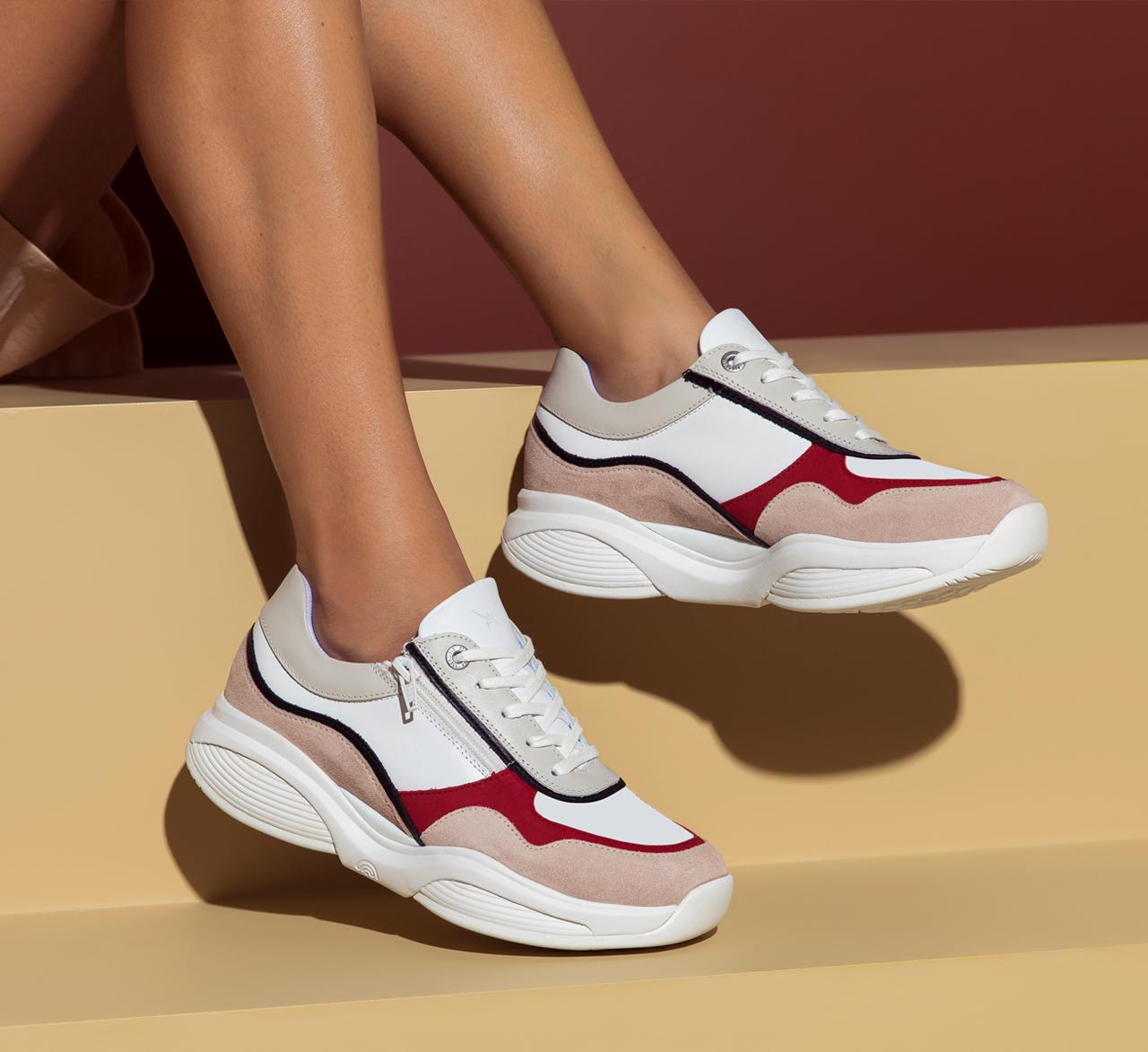 stretch walker shoes