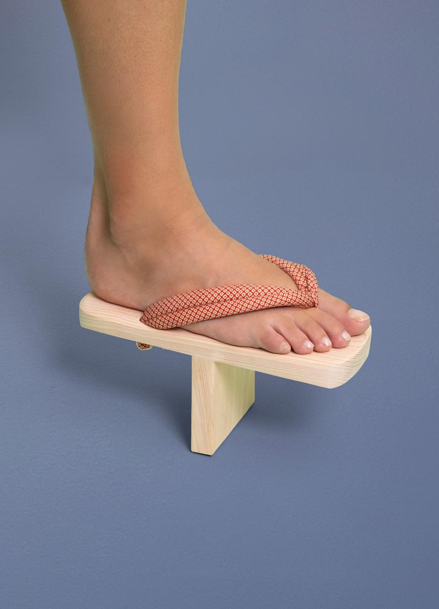 Traditional ‘Ippon-ba geta’ Japanese slipper